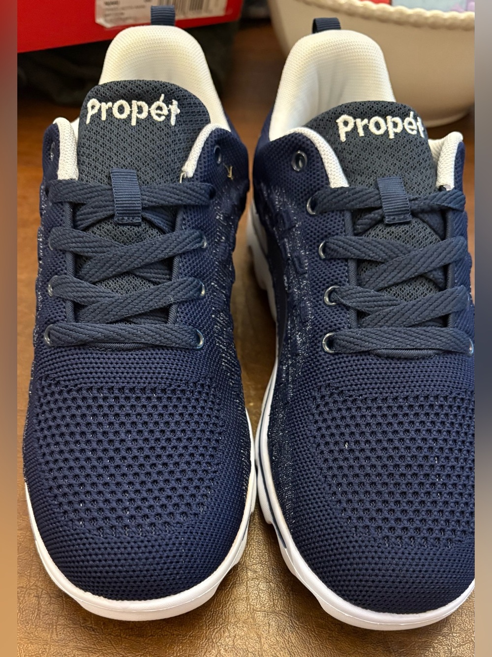 NWT! Women’s Propet TravelActiv Axial Lace-Up Sneakers. Size 11 N (AA)